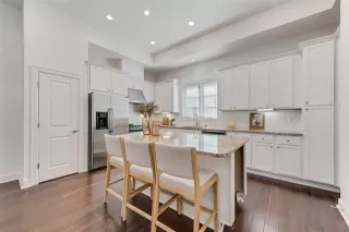 Photo #3: 21017283 Listing