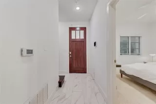 Photo #5: 21017283 Listing