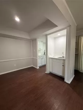 Photo #3: 21017756 Listing