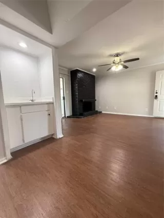 Photo #4: 21017756 Listing