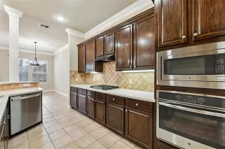 Photo #5: 21020882 Listing