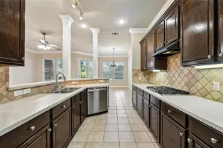 Photo #6: 21020882 Listing