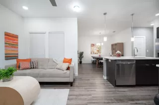 Photo #3: 21021218 Listing