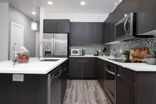 Photo #5: 21021218 Listing