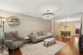 Photo #3: 21021473 Listing