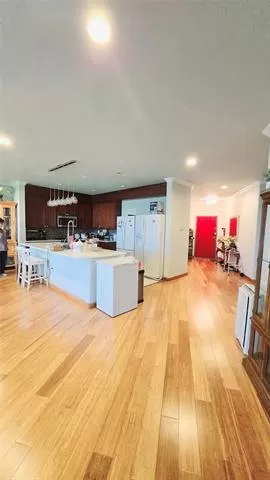 Photo #2: 21021674 Listing