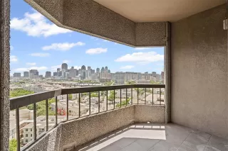 Photo #5: 21022354 Listing