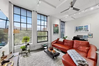 Photo #3: 21022931 Listing