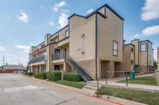 Browse active condo listings in FOREST WEST
