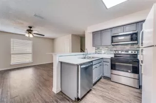 Photo #5: 21023681 Listing 