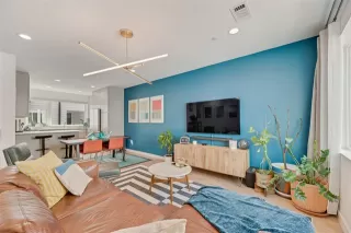 Photo #6: 21023862 Listing