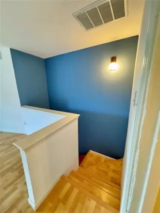 Photo #5: 21024328 Listing