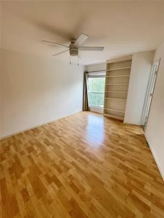 Photo #6: 21024328 Listing