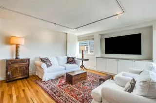 Photo #4: 21025362 Listing