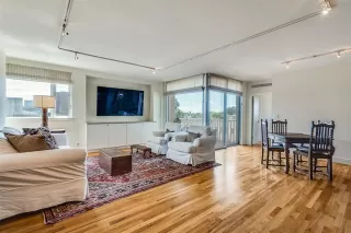 Photo #6: 21025362 Listing