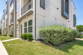 Photo #4: 21025623 Listing