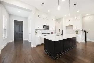 Photo #6: 21025845 Listing 