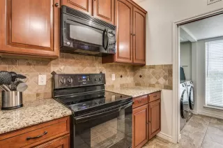 Photo #5: 21025852 Listing