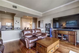 Photo #5: 21026846 Listing