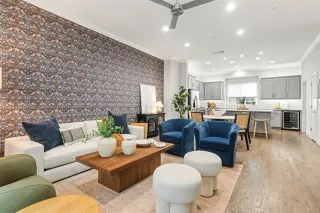 Photo #5: 21027858 Listing