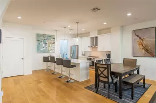 Photo #5: 21029057 Listing 