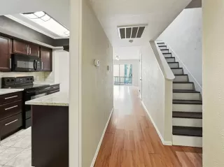 Photo #3: 21029140 Listing