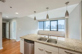 Photo #6: 21029669 Listing 