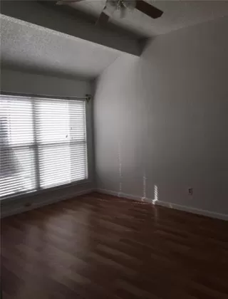 Photo #5: 21030582 Listing 