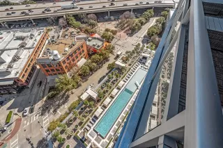 Photo #5: 21030748 Listing