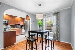 Photo #5: 21030893 Listing 