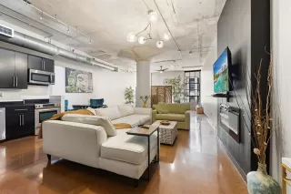Photo #6: 21031282 Listing 