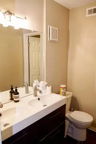 Photo #4: 21031507 Listing 