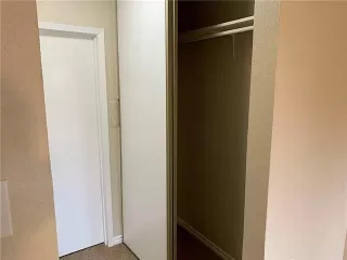 Photo #6: 21031571 Listing