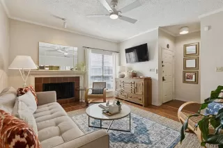 Photo #4: 21031677 Listing 