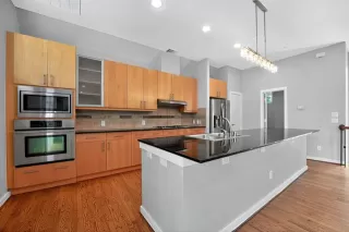 Photo #5: 21032080 Listing 