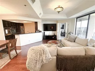 Photo #3: 21032197 Listing