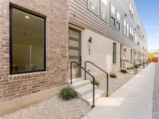 Photo #2: 21032259 Listing