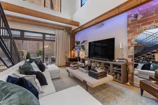 Photo #5: 21032368 Listing 