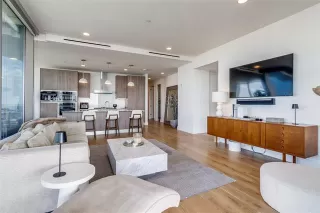 Photo #4: 21032820 Listing