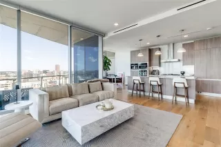 Photo #5: 21032820 Listing