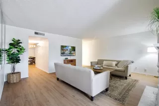 Photo #3: 21033009 Listing