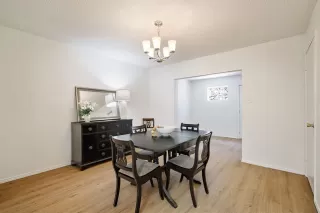 Photo #6: 21033009 Listing