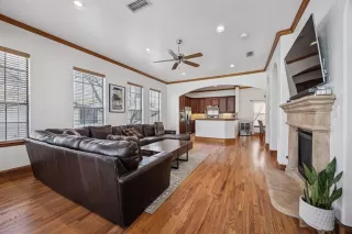 Photo #3: 21033203 Listing 