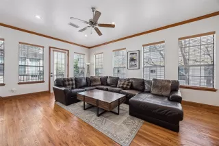 Photo #4: 21033203 Listing 