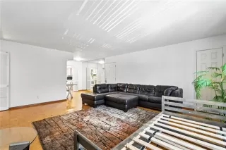 Photo #6: 21034757 Listing 