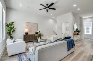 Photo #6: 21034848 Listing