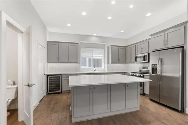 MLS: 21035031 Condo For Sale