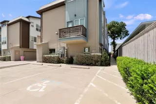 Photo #2: 21035031 Listing