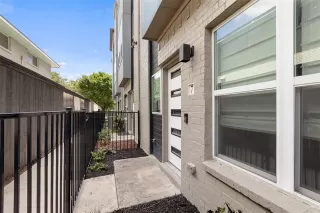 Photo #6: 21035031 Listing