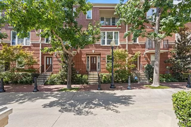 MLS: 21035302 Condo For Sale